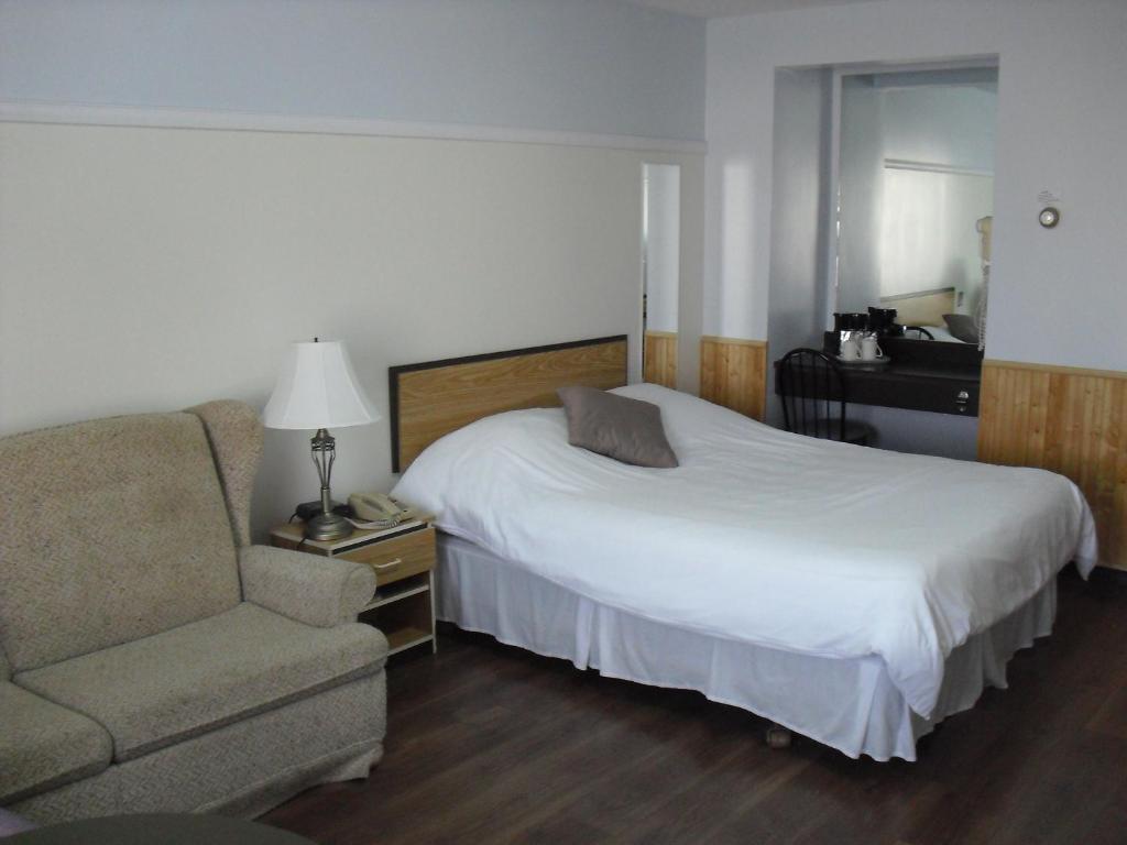 Auberge La Diligence Dolbeau-Mistassini Экстерьер фото