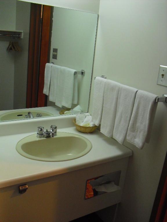 Auberge La Diligence Dolbeau-Mistassini Номер фото