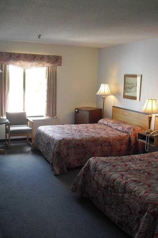 Auberge La Diligence Dolbeau-Mistassini Экстерьер фото